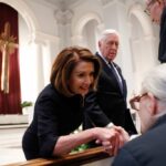 Arzobispo desafía consejo del Papa al prohibir a Pelosi recibir la comunión