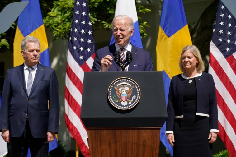 Biden apoya las candidaturas de Finlandia y Suecia para entrar a la OTAN