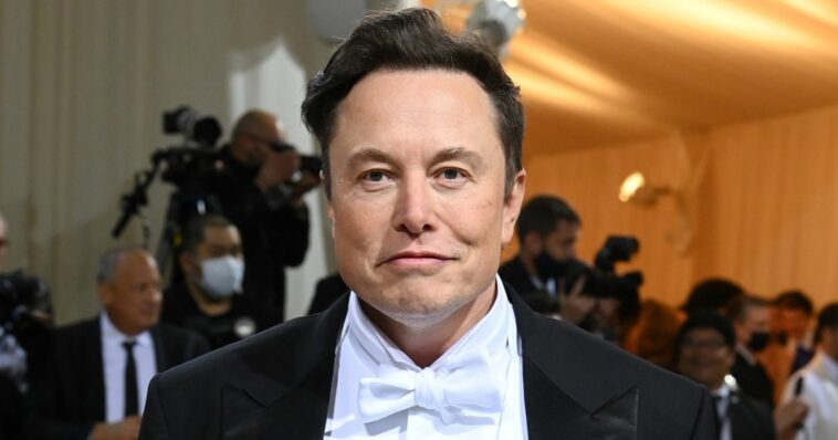 Elon Musk Weighs in on Ex Amber Heard and Johnny Depp's Defamation Trial