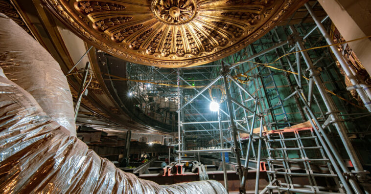 How a 7,000-Ton Broadway Theater Was Hoisted 30 Feet