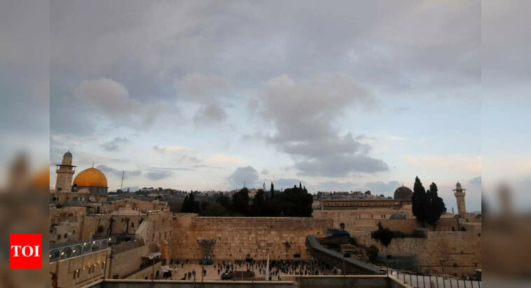 Jerusalem on edge before contentious Israeli flag march