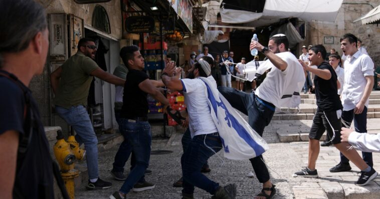 Palestine live news: Chaos as Israelis rally in East Jerusalem