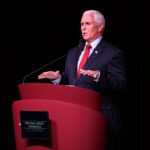 Pence no descarta postularse contra Trump en 2024