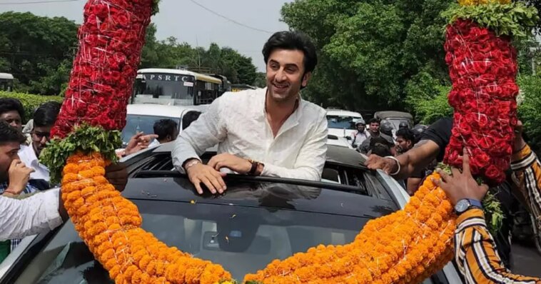 Ranbir Kapoor, Ayan Mukerji and SS Rajamouli receive a grand welcome at Vishakapatnam