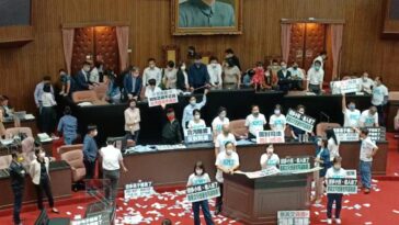 Taiwan legislature erupts in violence over ‘secret expenses’ bill