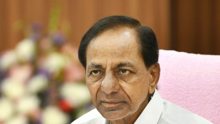 Telangana CM Meets Deve Gowda in Bengaluru, Holds Discussions