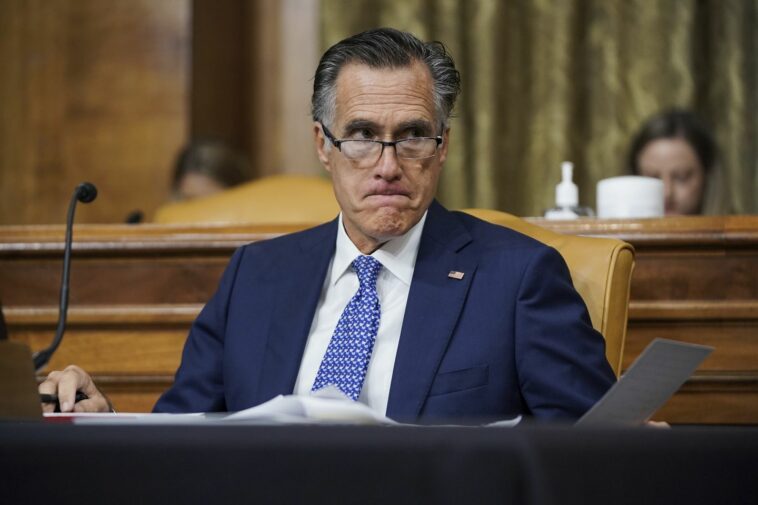 Utah voters ready for Romney replacement, poll shows