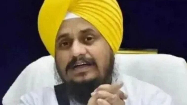 ​Akal Takht Jathedar’s Call to Sikh Youth to Keep Licensed Weapons Triggers Row in Punjab