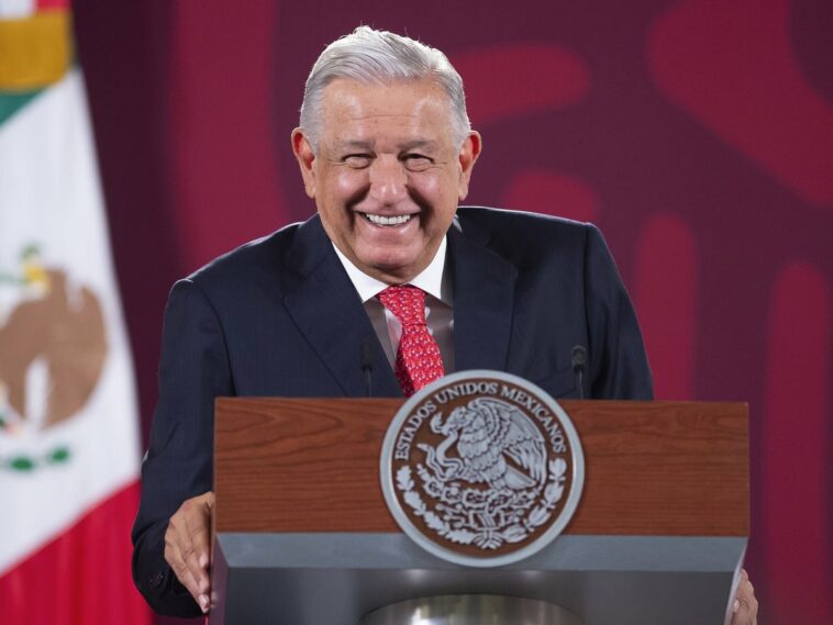 AMLO comparte vídeo de Ted Cruz y se burla de él como títere de la NRA