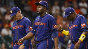 Astros' Neris, Baker suspended after M's dust-up