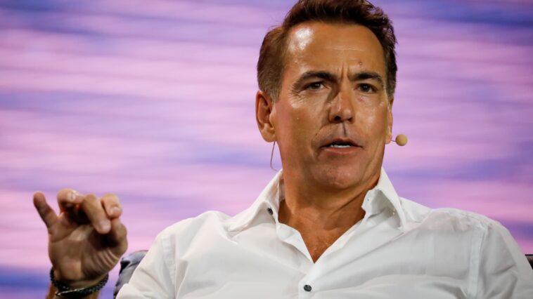 Billionaire investor Orlando Bravo warns there's 'more pain to come' for the tech sector