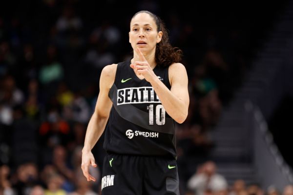 Bird becomes winningest player in WNBA history