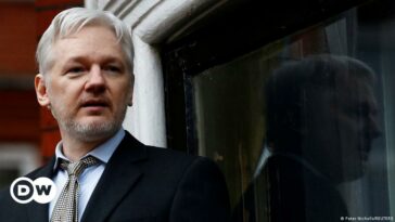 British government upholds Julian Assange extradition request