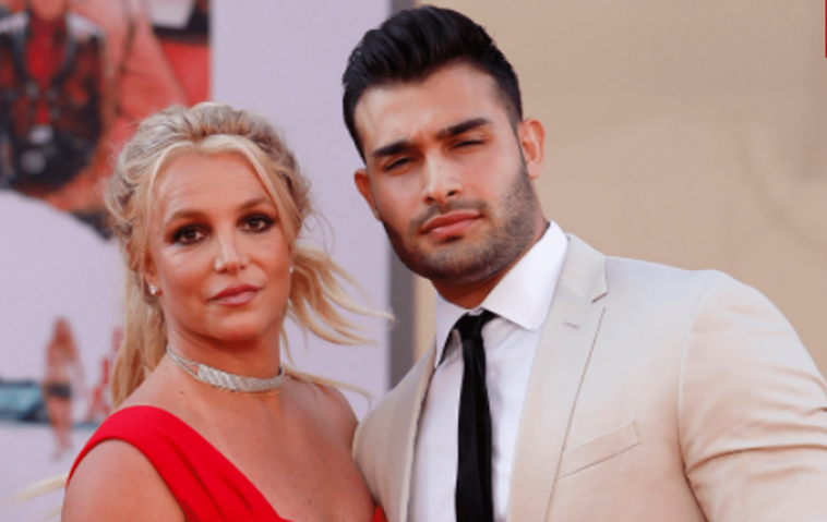 Britney Spears signs marriage contract with Sam Asghari