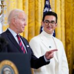 Casa Blanca: activista adolescente de Florida presenta a Biden en evento del Orgullo