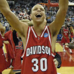 Davidson to retire Stephen Curry's No. 30 jersey in August