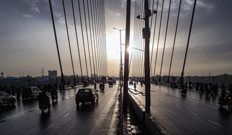 Delhi’s maximum temperature drops to 30.7 deg Celsius; light rain likely on Monday