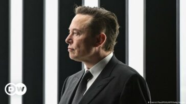 Elon Musk: 'Super bad feeling' about economy, Tesla to cut staff — report