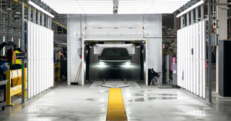 Ford plans 6,000 new union jobs in three Midwestern states.