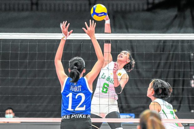 Leiah Malaluan (No. 6) provided the scoring sock for La Salle. —PHOTOS BY UAAP MEDIA