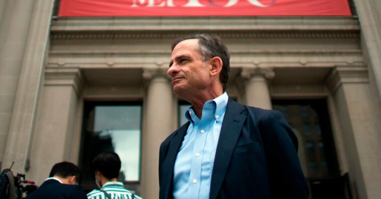 Met Museum’s Chief Executive to Step Down