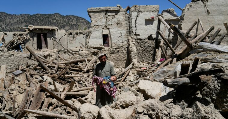 More aid arrives in Afghanistan in boost to quake relief efforts