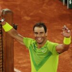 Tennis - French Open - Roland Garros, Paris, France - June 1, 2022  Spain's Rafael Nadal celebrates winning his quarter final match against Serbia's Novak Djokovic REUTERS/Pascal Rossignol