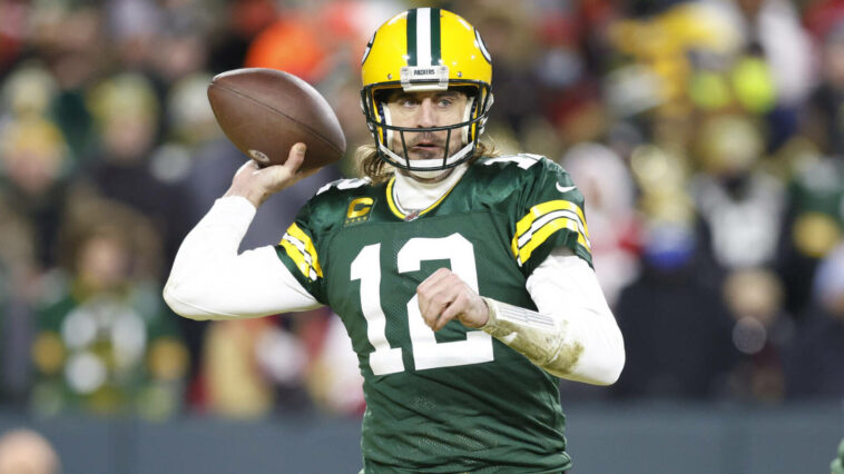 Packers QB Aaron Rodgers attends minicamp after skipping OTAs