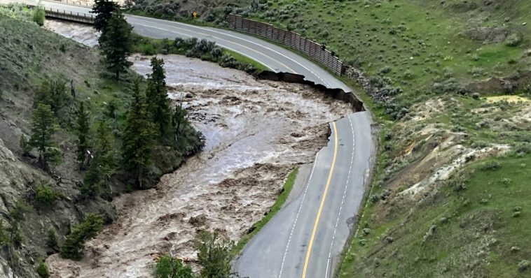 Photos: Floods batter, close Yellowstone National Park in US