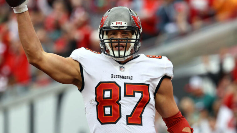 Report: Bucs 'optimistic' about Rob Gronkowski return