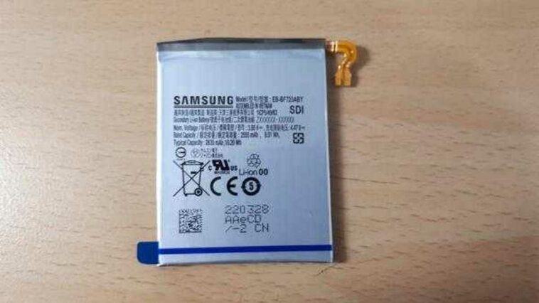 Samsung Flip 4 Double Battery Images Leak Hints at Improved Capacity, Charging Speed