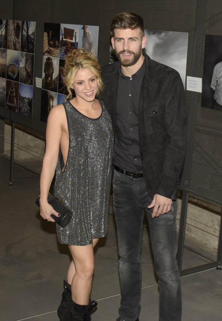 BARCELONA, SPAIN - JANUARY 25:  Shakira (L) and Gerard Pique (R) attend the 'Festa De Esport Catala 2016 awards' on January 25, 2016 in Barcelona, Spain.  (Photo by Robert Marquardt/Getty Images)