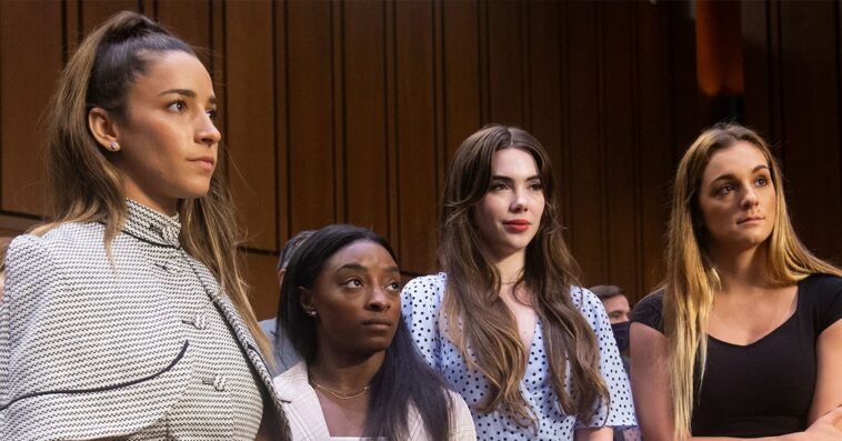 Simone Biles, Aly Raisman & More Seeking $1 Billion From FBI Over Mishandling of Larry Nassar Case - E! Online