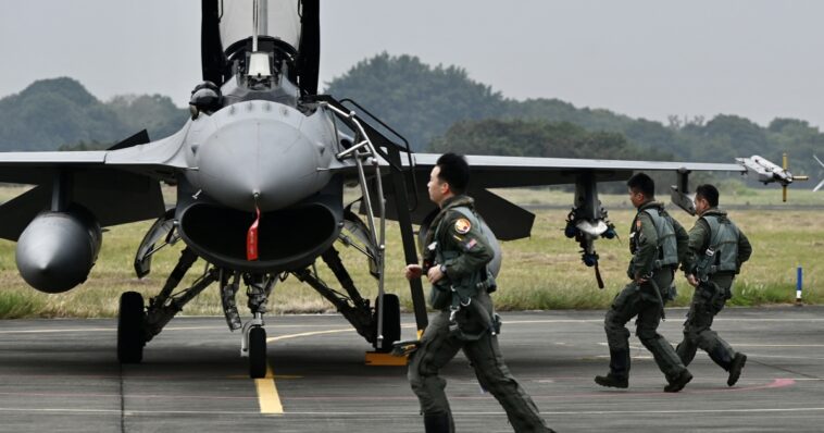 Taiwan sends jets to warn off Chinese planes in air defence zone