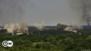 Ukraine: Fighting continues for Sievierodonetsk — live updates