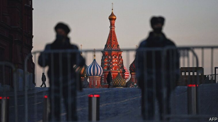 Cordoning off the Kremlin