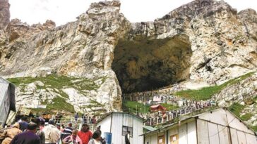 Another batch of 6,400 pilgrims leaves for Amarnath from Jammu