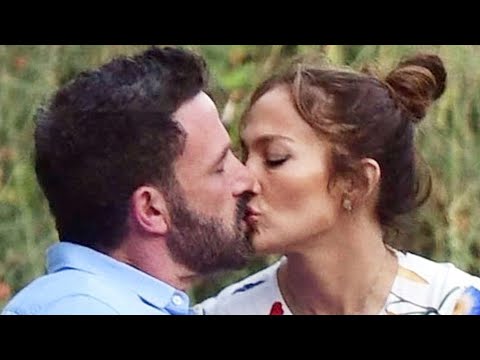 Ben Affleck KISSES Jennifer Lopez in Paris After Getting Married