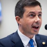 Buttigieg recita lista de precios para rebatir afirmación de congresista republicano