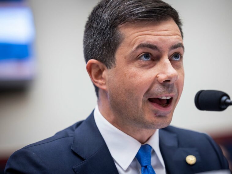 Buttigieg recita lista de precios para rebatir afirmación de congresista republicano