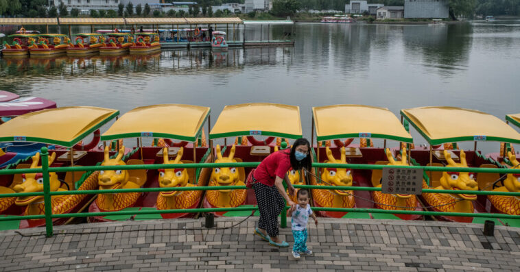 China Offers Women Perks for Having Babies. Single Moms Don’t Qualify.