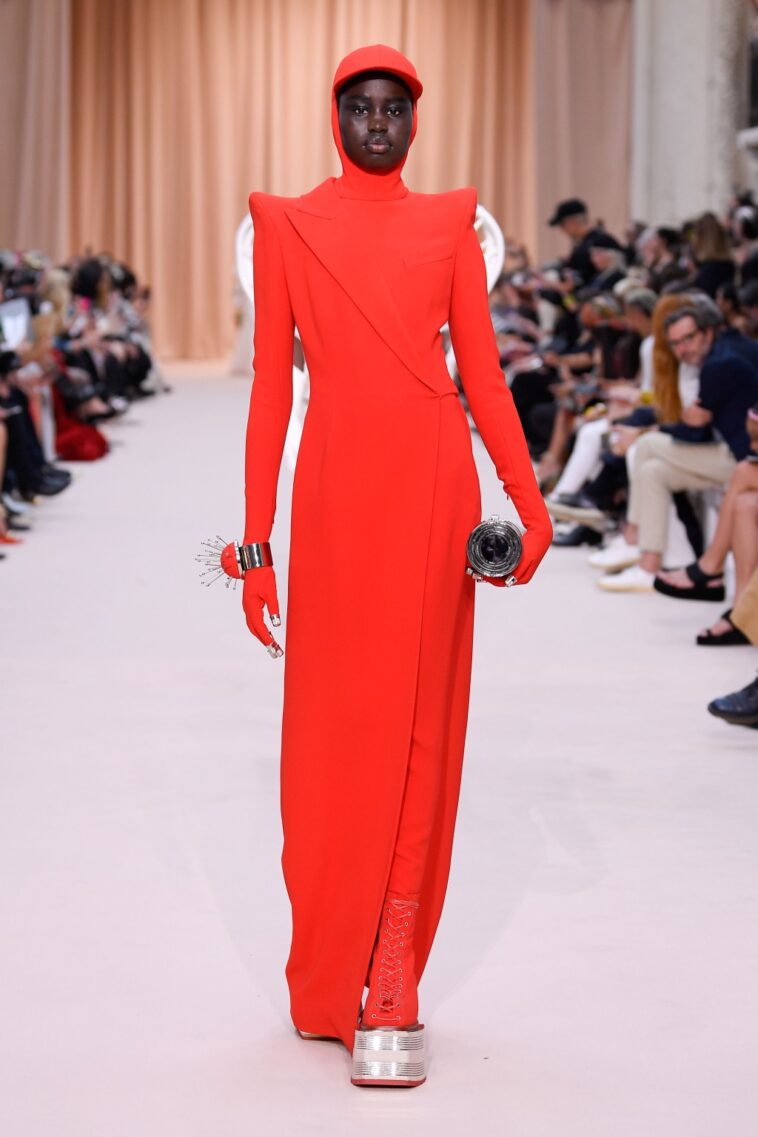 Couture Fall 2022 Trend: Bold Colors