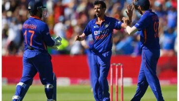 Yuzvendra Chahal and Rishabh Pant celebrate an English wicket. Photo: @BCCI