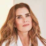 How Brooke Shields Teaches Her Daughters to Handle "Nasty" Social Media Critics - E! Online