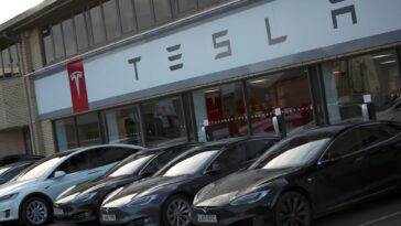 JPMorgan trims price target for Tesla, says shares could fall more than 40% on weaker deliveries