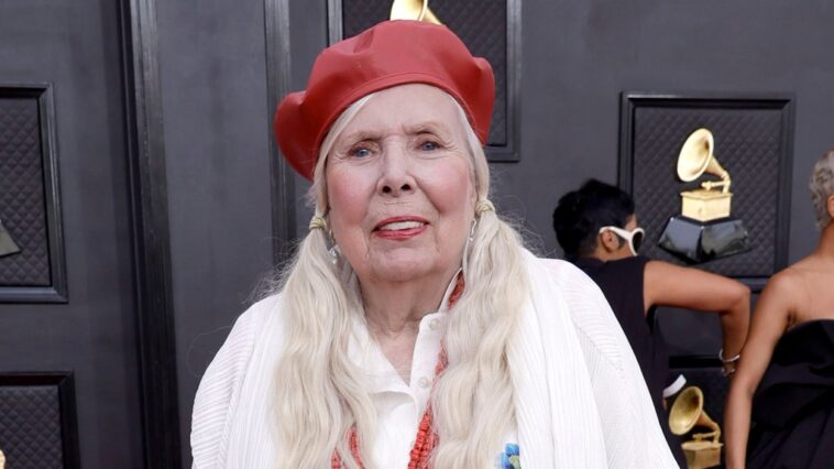 Joni Mitchell Talks Surprise Newport Folk Festival Set: “I Didn’t Sound Too Bad”