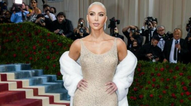 Kim-Kardashian, Kim Kardashian met gala look 2022, psoriatic arthritis