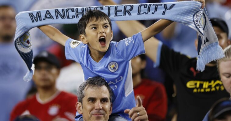 Manchester City is making a smart scarf