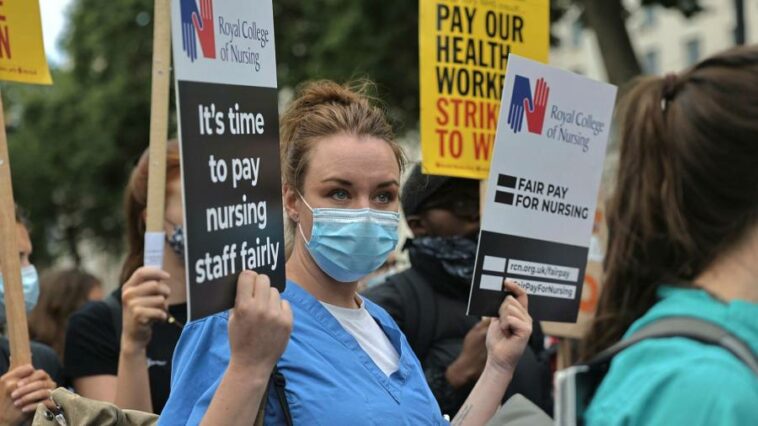 Millions of British public sector workers to be offered 5% pay rise