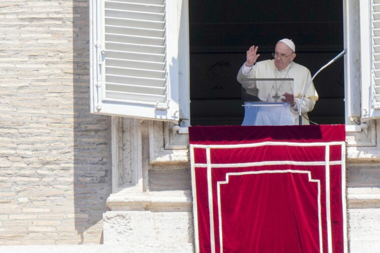 Pope seeks prayers for his 'penitential' Canadian pilgrimage